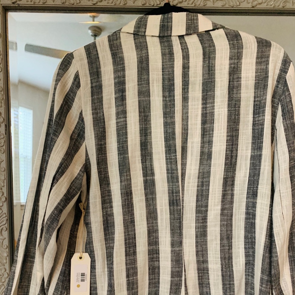 Linen blazer - Picture 7 of 7